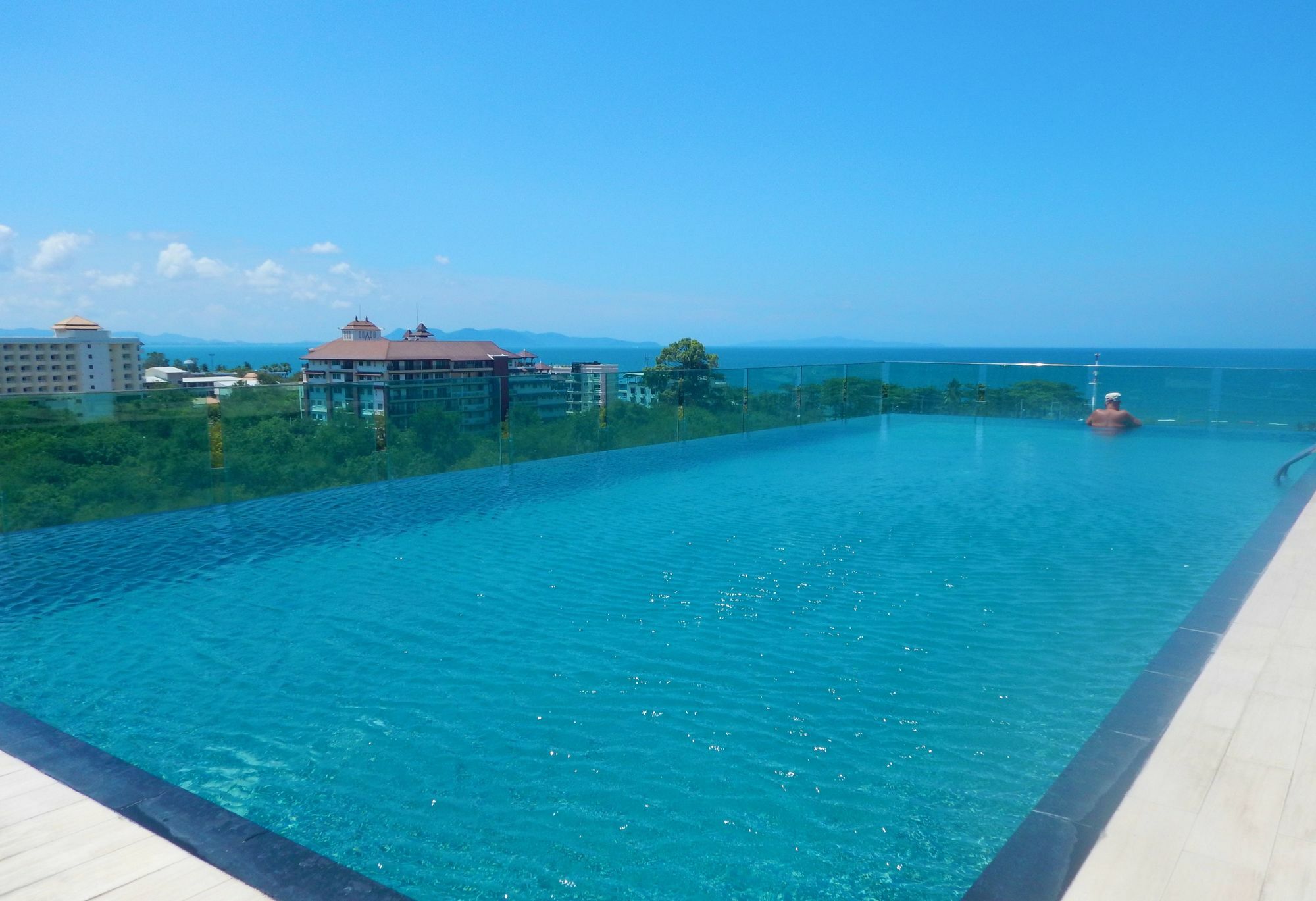 Acqua - 100 Meters From Jomtien Beach Паттайя Экстерьер фото